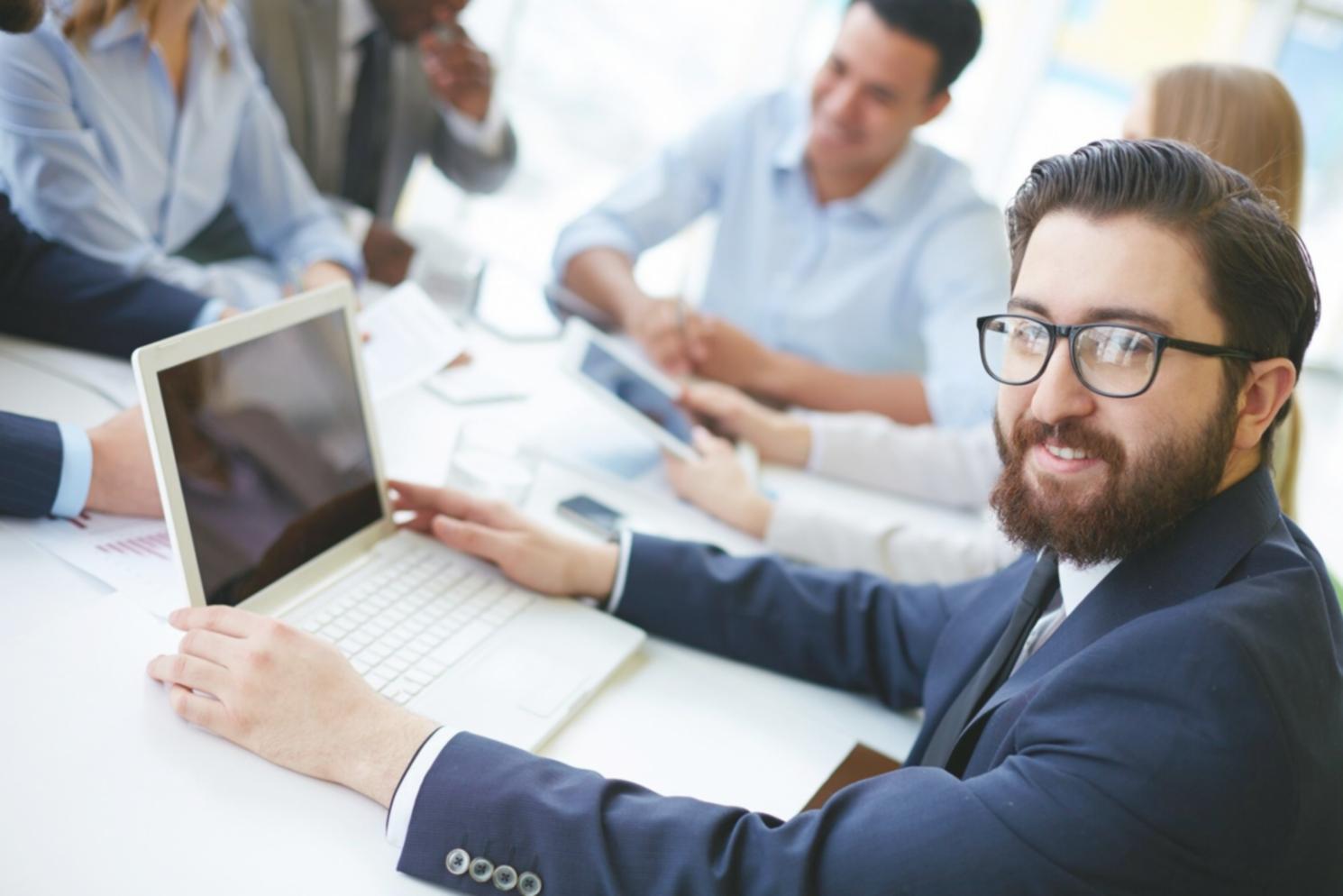 Участники программы изучают финансовые документы